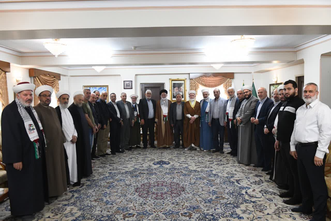 تشرف مسئولین دفاترحماس وجهاد اسلامی به آستان عبدالعظیم/ادای احترام به شهید امیر عبداللهیان