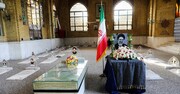 یادمانی برای ادای احترام زائرین شهدا به مقام شهید رئیسی در بهشت زهرا برپا شد