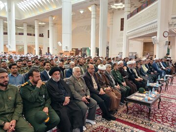 مشاور رئیس جمهور شهید: امام راحل ،جمهوریت و اسلامیت را  بخوبی در کنار هم جای داد+ فیلم
