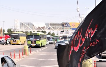 ۱۲۰ اتوبوس برای جابجایی زائران از قم به مرقد امام راحل اختصاص یافت