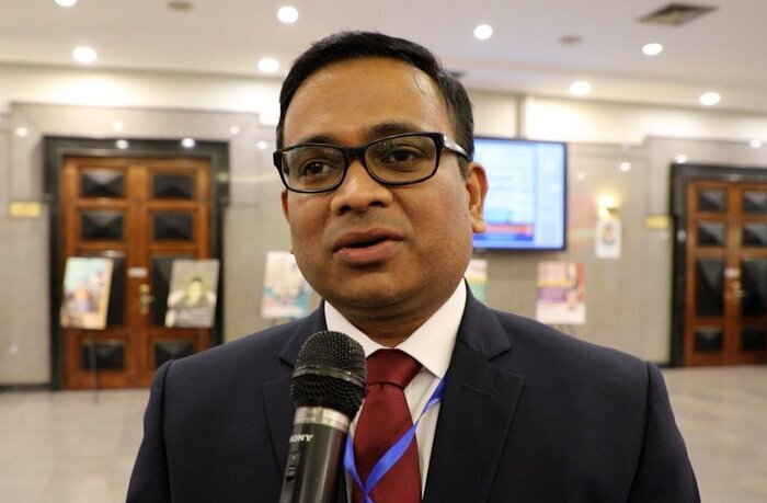 صحفي كوري: الامام الخميني بطل حياتي