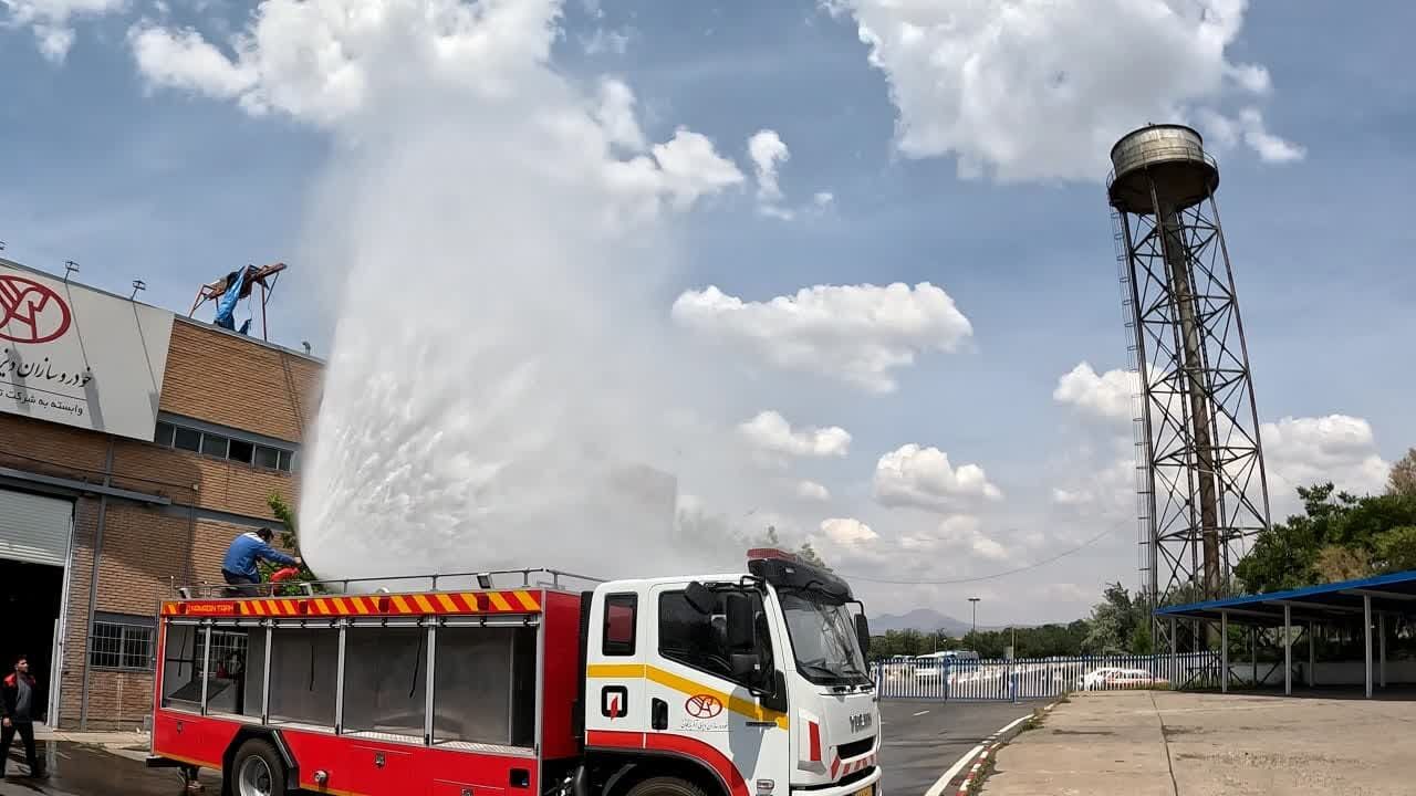 عرضه ۲۲۵خودرو محصول خط تولید افتتاح شده رییس جمهور شهید در تبریز/رونمایی ازخودروی آتشنشانی عرضه ۲۲۵خودرو محصول خط تولید افتتاح شده رییس جمهور شهید در تبریز/رونمایی ازخودروی آتشنشانی