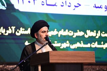 امام جمعه ارومیه: امام خمینی (ره) مصداق شجاعت در کلام امیرالمومنین (ع) است