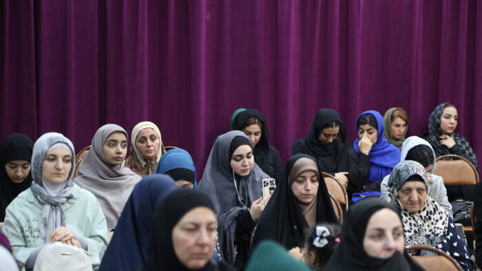 صاحبنظران شیعه و سنی در مسکو: تحولات معاصر، تأییدی بر اندیشه امام است