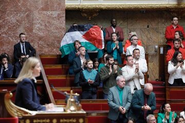 France : un drapeau palestinien de nouveau brandi à l’Assemblée nationale