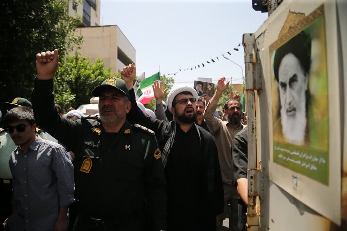 عزای شهدای قیام ۱۵ خرداد به حماسه تبدیل شد