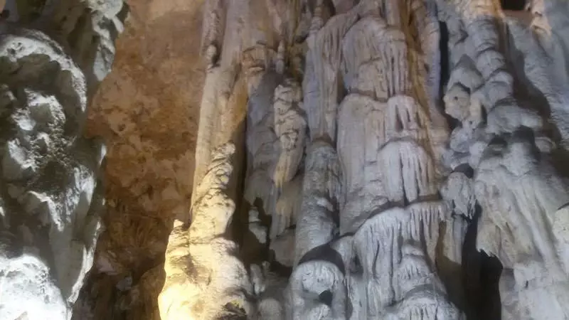 غار ده شیخ از شگفت انگیزترین ناشناختههای کهگیلویه و بویراحمد