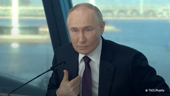 Путин: Эпоха односторонности и монополизма в мировой экономике закончилась