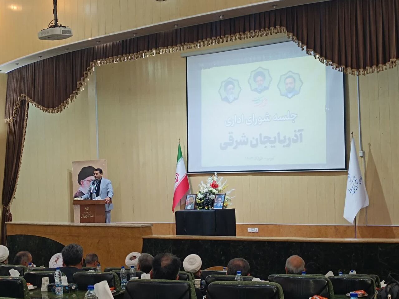 عضو هیات رئیسه مجلس: دولت شهید آیت الله رئیسی سرمایه اجتماعی را بازگرداند عضو هیات رئیسه مجلس: دولت شهید آیت الله رئیسی سرمایه اجتماعی را بازگرداند