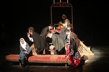 نمایش "ترانه تلخ تارا" در اردبیل روی صحنه رفت
