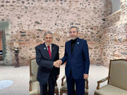 Iran, Pakistan top diplomats meet to discuss bilateral ties