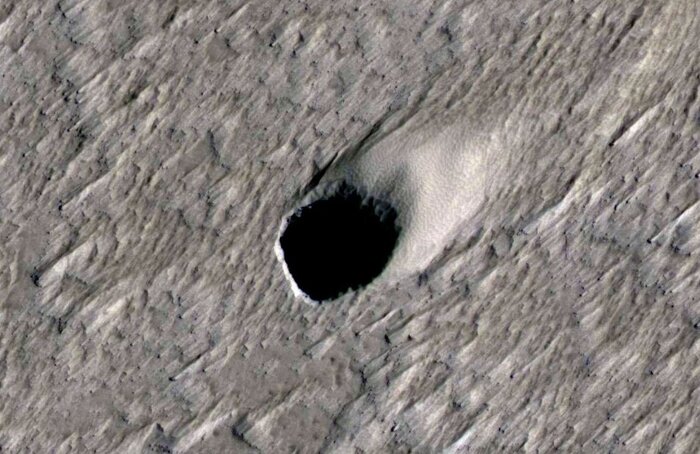 سرنخ‌های جدیدی از مریخ با کاوش روی چاله اسرارآمیز سیاره سرخ