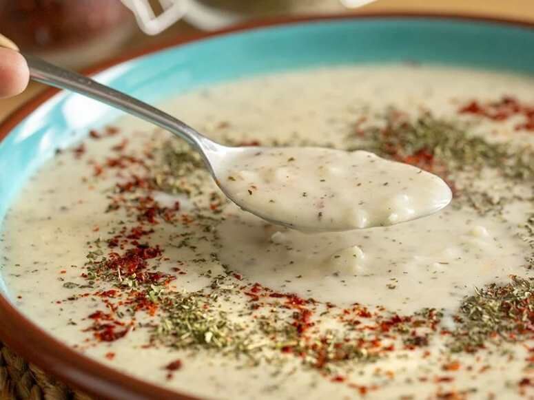 طرز تهیه سوپ ماست مراغه‌ای خوشمزه به روش اصلی