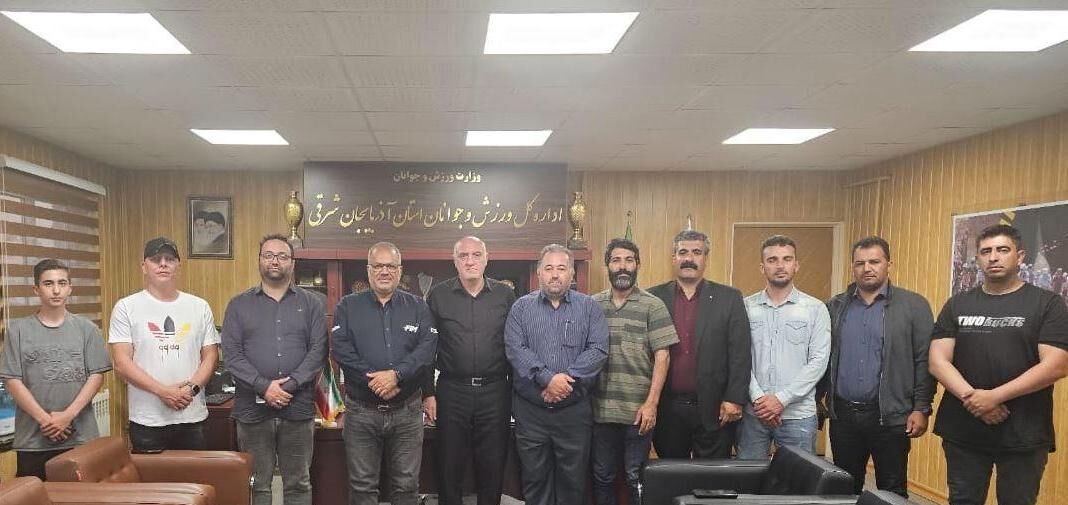 قدردانی وزیر ورزش از موتورسواران امداد سانحه بالگرد قدردانی وزیر ورزش از موتورسواران امداد سانحه بالگرد