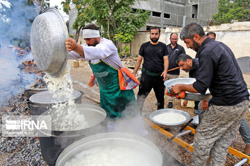 اعطای «نشان حبیب» به آشپزها و آبدارچی‌های پیشکسوت هیئات حسینی