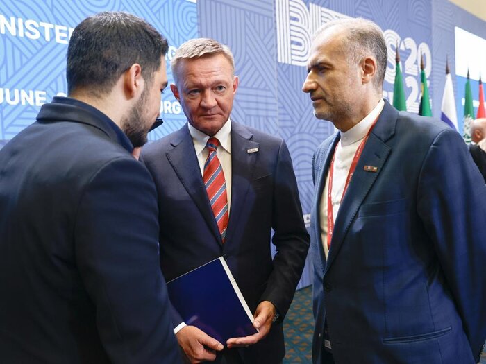 وزیر حمل و نقل روسیه بر اهمیت ساخت راهآهن رشت-آستارا تأکید کرد