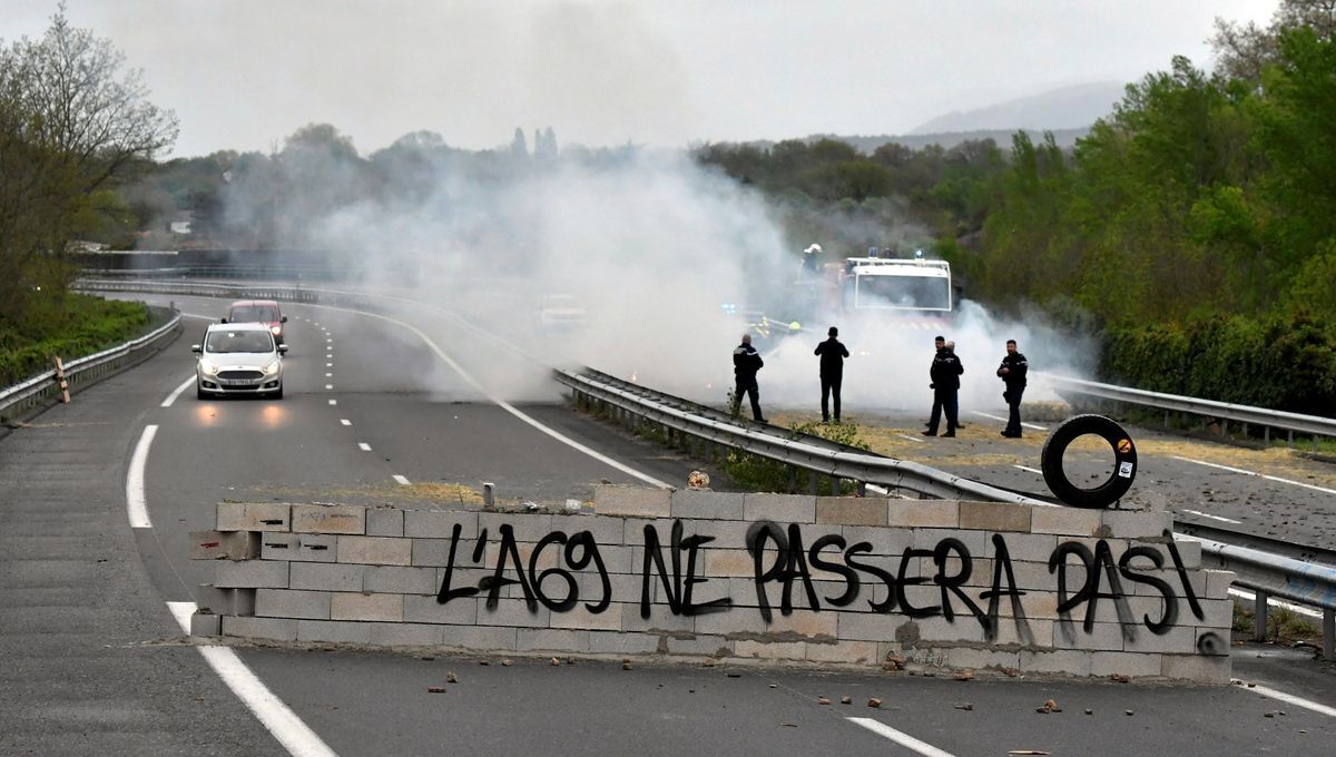 France : 1 100 gendarmes pour réprimer 7 000 écolos contre l'autoroute A69