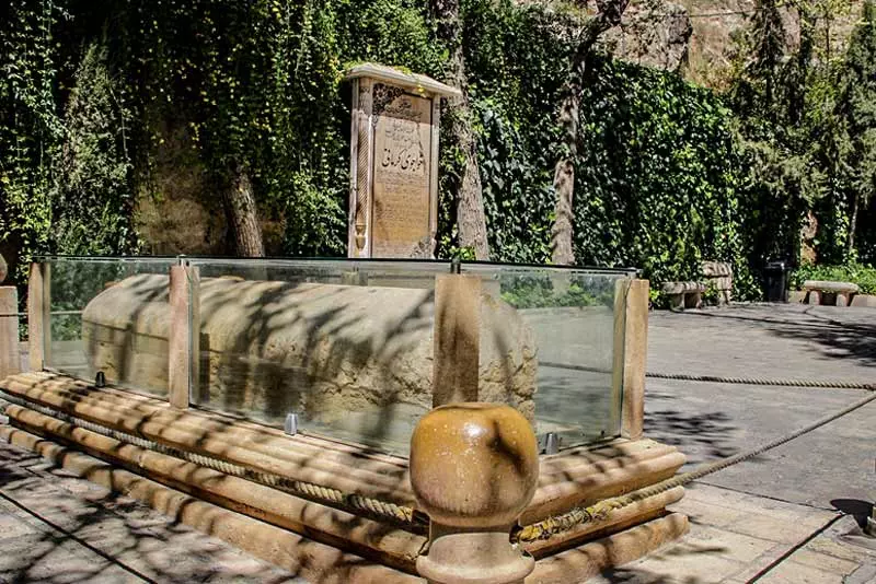 آرامگاه خواجوی کرمانی؛ شاعر میهمان شیراز