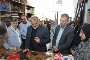 چهارمین کارگاه تخصصی چرم دست‌دوز در گنبدکاووس افتتاح شد