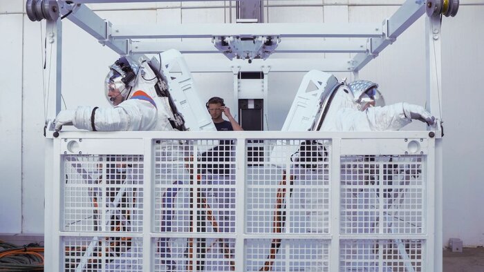 آزمایش لباس‌های فضایی برای ماموریت فرود بر ماه؛ «آرتمیس ۳»