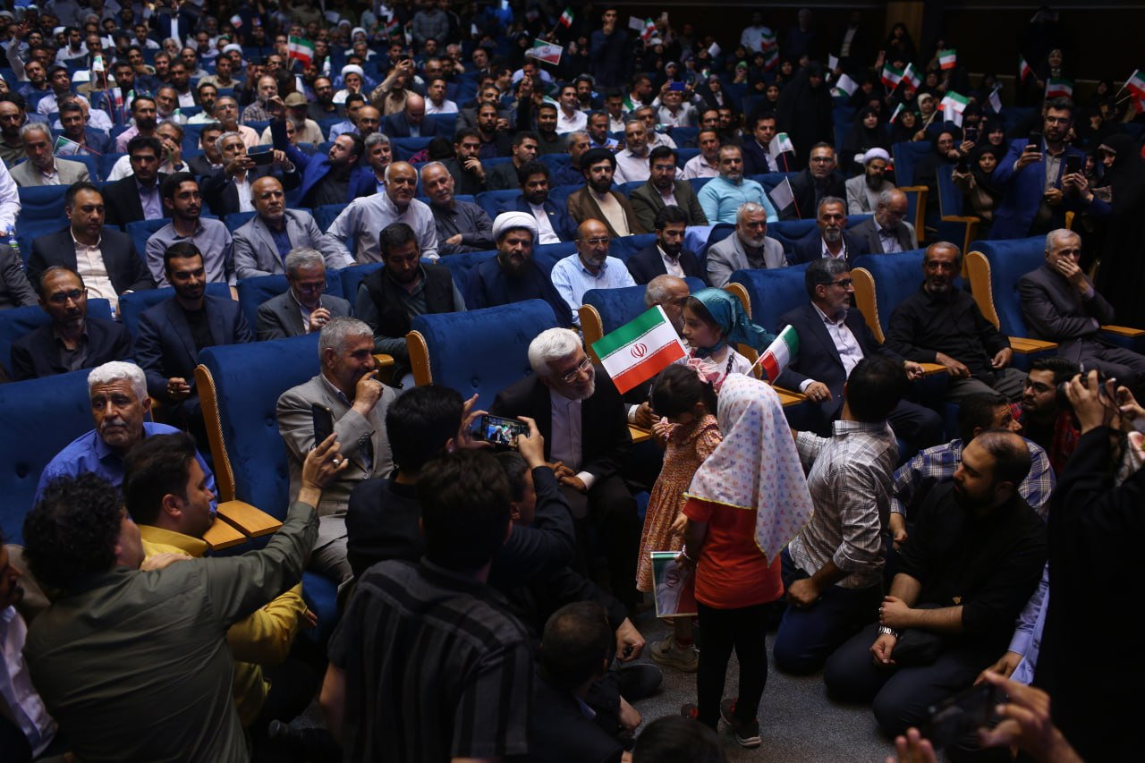 جلیلی: گفتمانی که شهید رئیسی آغاز کرد با قدرت ادامه میدهیم