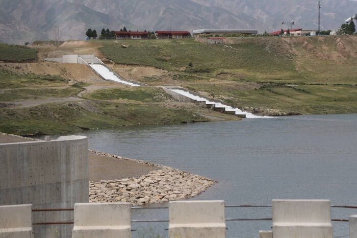 رهاسازی آب از کانال و بند بادین‌آباد پیرانشهر آغاز شد