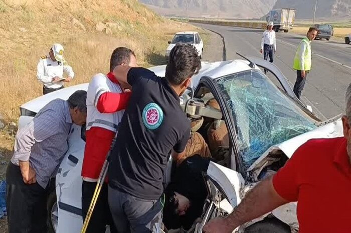 حادثه رانندگی در محور بیستون کرمانشاه ۲ کشته و ۲ مصدوم برجای گذاشت