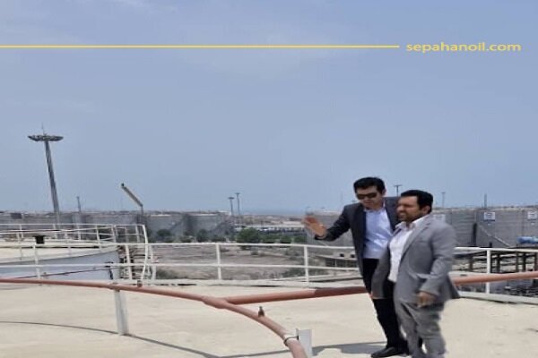 بازدید مدیرعامل نفت سپاهان از پایانه صادراتی این شرکت در اسکله شهید رجائی
