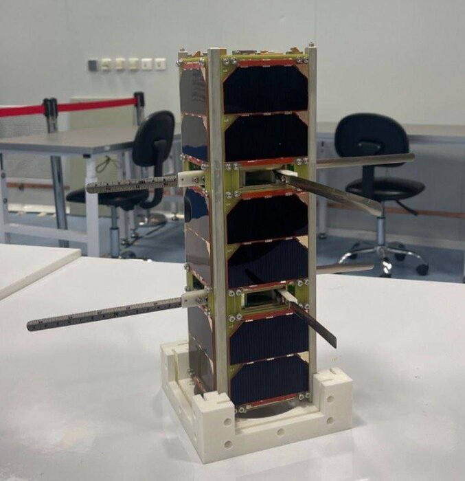 Иранската космическа индустрия се издига с четири нови спътника и трансферен блок