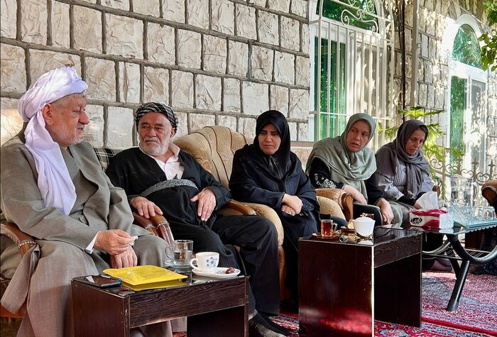 پدر ماموستا خضرنژاد: دعاگو و ممنون رهبر معظم انقلاب هستیم