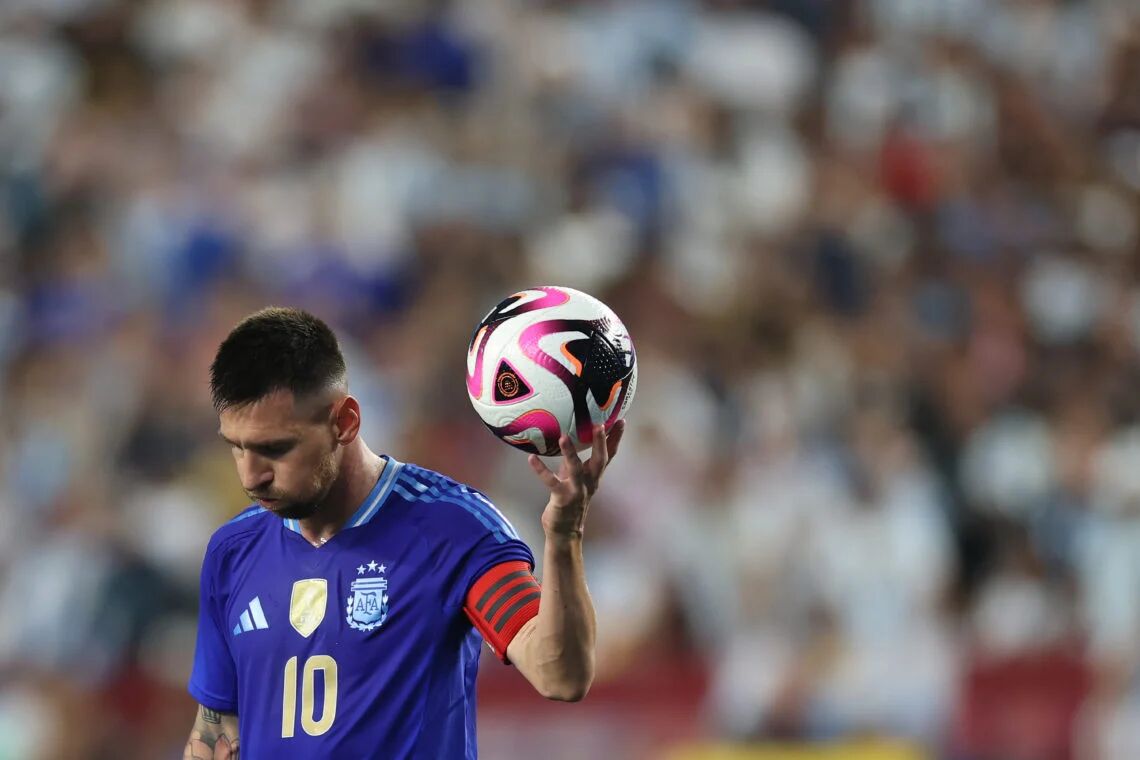 فیلم شعار جالب بازیکنان تیم ملی آرژانتین: «قهرمانی در یک کوپای دیگر با مسی»