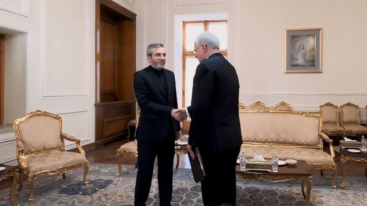 И.о главы МИД Ирана провел встречу со спецпредставителем МИД РФ