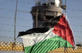 نادي الأسير: أكثر من 9300 معتقل فلسطيني في سجون الاحتلال بينهم مئات النساء والأطفال