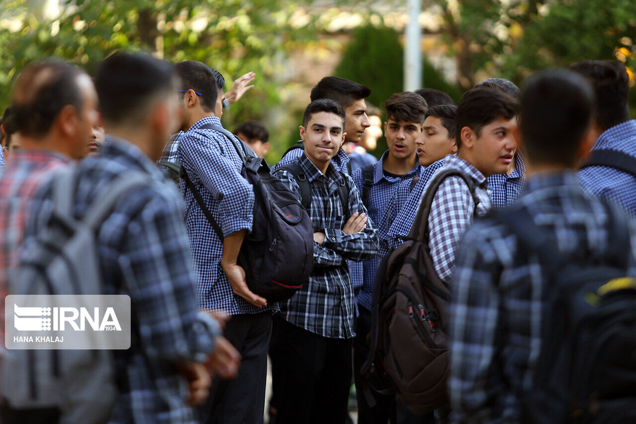 نسل Z سخن میگوید؛ آیا شما زبانشان را میدانید؟ نسل Z سخن میگوید؛ آیا شما زبانشان را میدانید؟