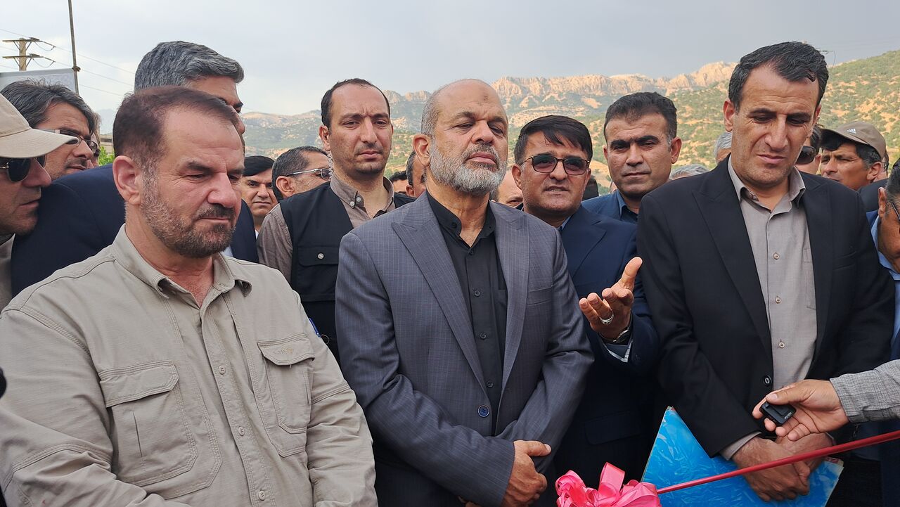 افتتاح پروژه ۴۳۰۰ میلیارد ریالی پل چهارم بشار یاسوج با حضور وزیر کشور+ فیلم