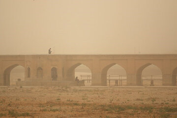 شاخص آلودگی هوای اصفهان در وضعیت قرمز قرار گرفت