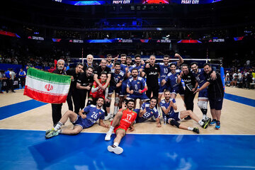 برد نوبرانه تیم ملی والیبال در روز افشای دخالت احمدی‌نژاد در انتخاب سرمربی تیم ملی!