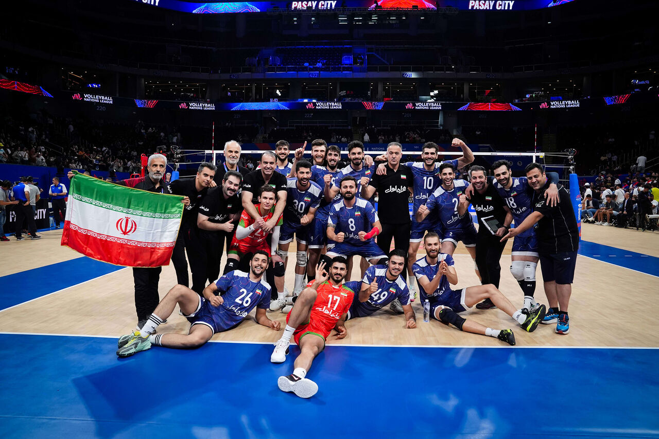 برد نوبرانه تیم ملی والیبال در روز افشای دخالت احمدی‌نژاد در انتخاب سرمربی تیم ملی!