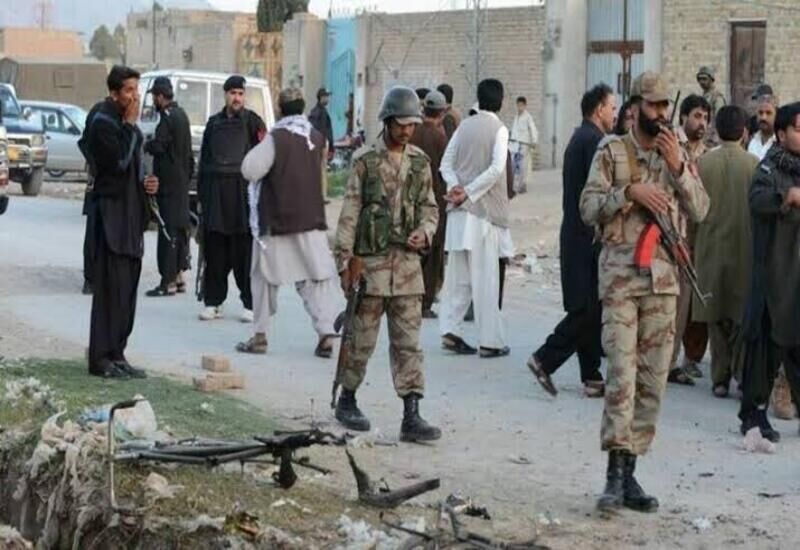 پنج نظامی پاکستان بر اثر انفجار بمب کشته شدند
