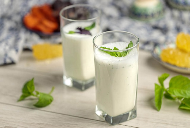 طرز تهیه دوغ گازدار خانگی به ۴ روش