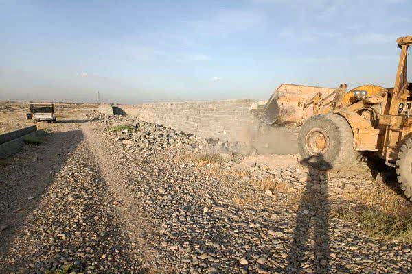 رفع تصرف و تخریب ساخت و ساز غیرمجاز از بستر رودخانه جاجرود در پاکدشت