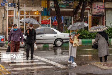 وزش باد شدید و رگبار در تهران