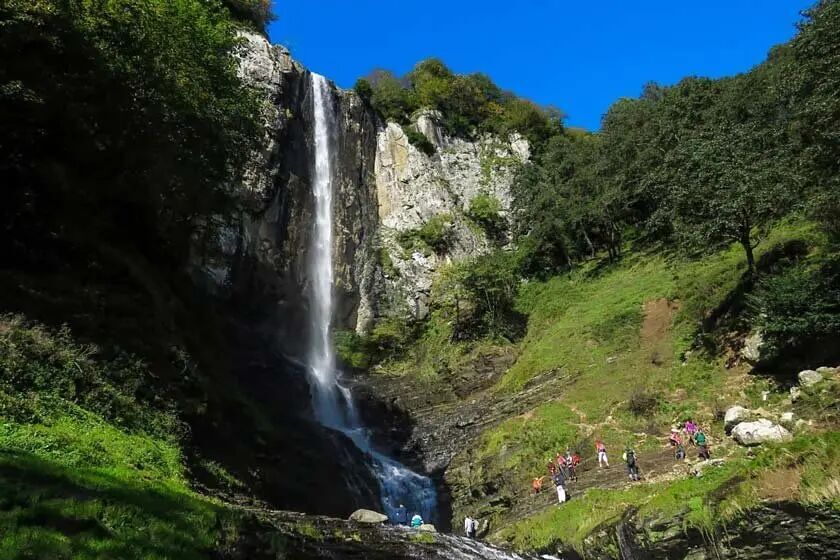 آبشار لاتون آستارا؛ سفری جذاب و طبیعت گردی بیادماندی