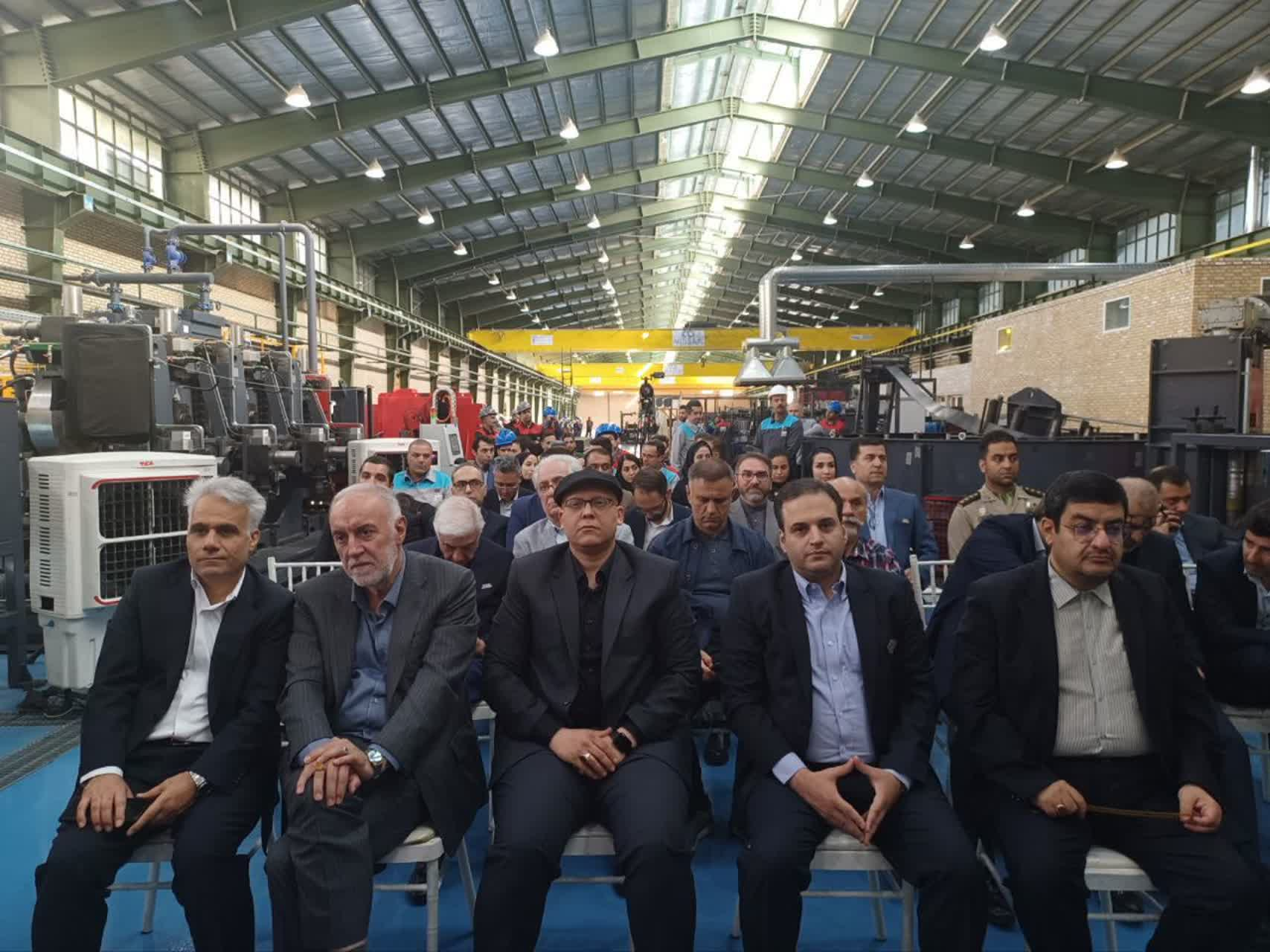 فیلم/افتخار کارگران کارخانه تولیدفولاد ری به نقش خود درچرخه تولید در دولت سیزدهم