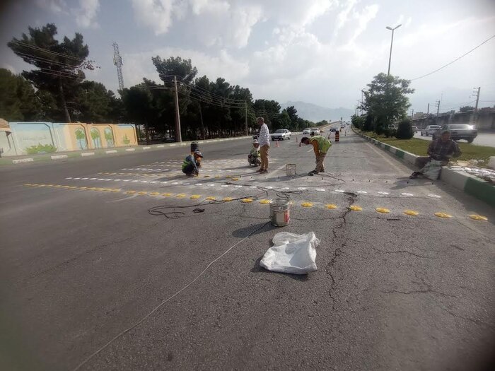 طرح ایمنسازی بزرگراهها و معابر کرمانشاه با هدف کاهش نقاط حادثهخیز در حال اجرا است