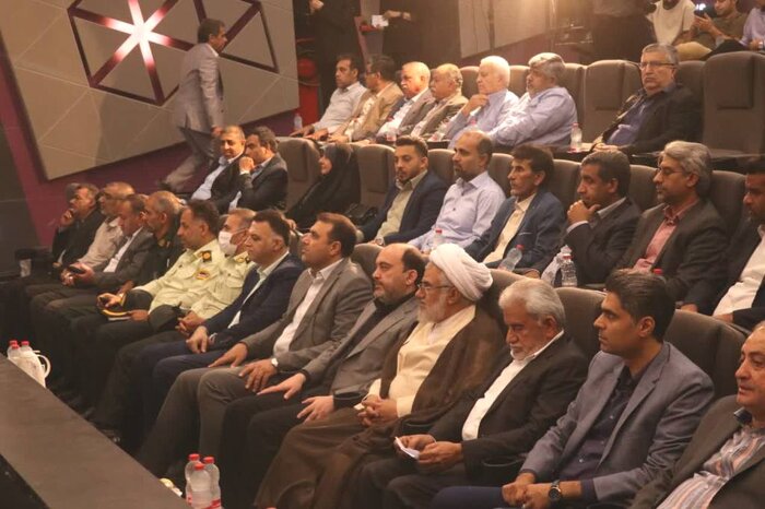 استاندار: شهرکهای صنفی باید در اختیار بازاریان هرمزگان باشد