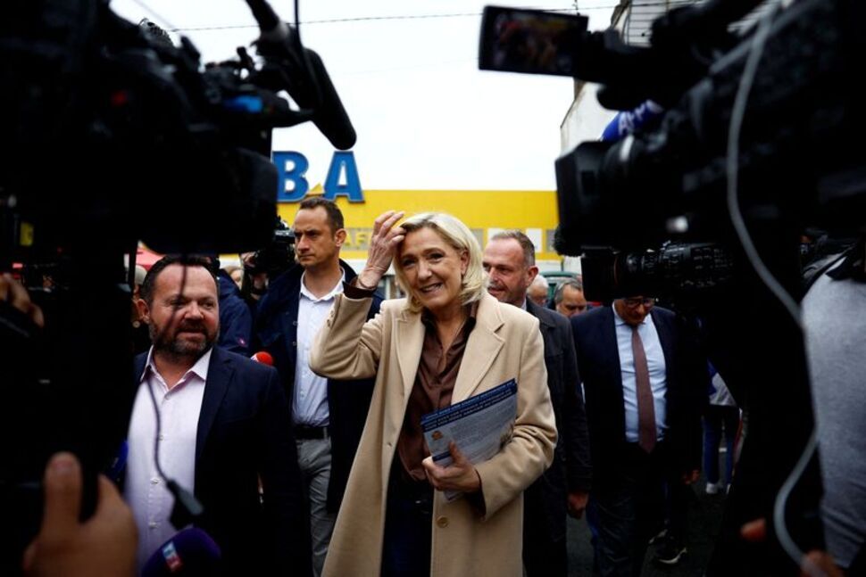 ائتلاف یک حزب راست افراطی همچنان پیش از انتخابات زودهنگام فرانسه پیشتاز است