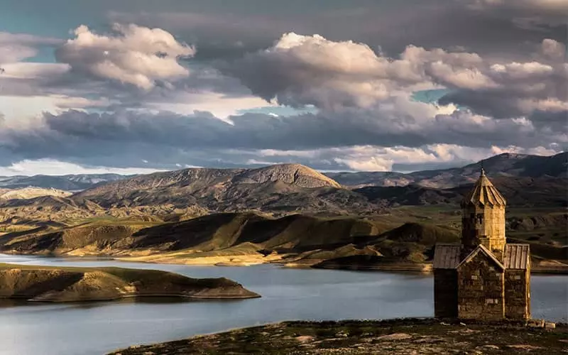 کلیسای زور زور ماکو، بنایی که شهرت ملی و جهانی دارد