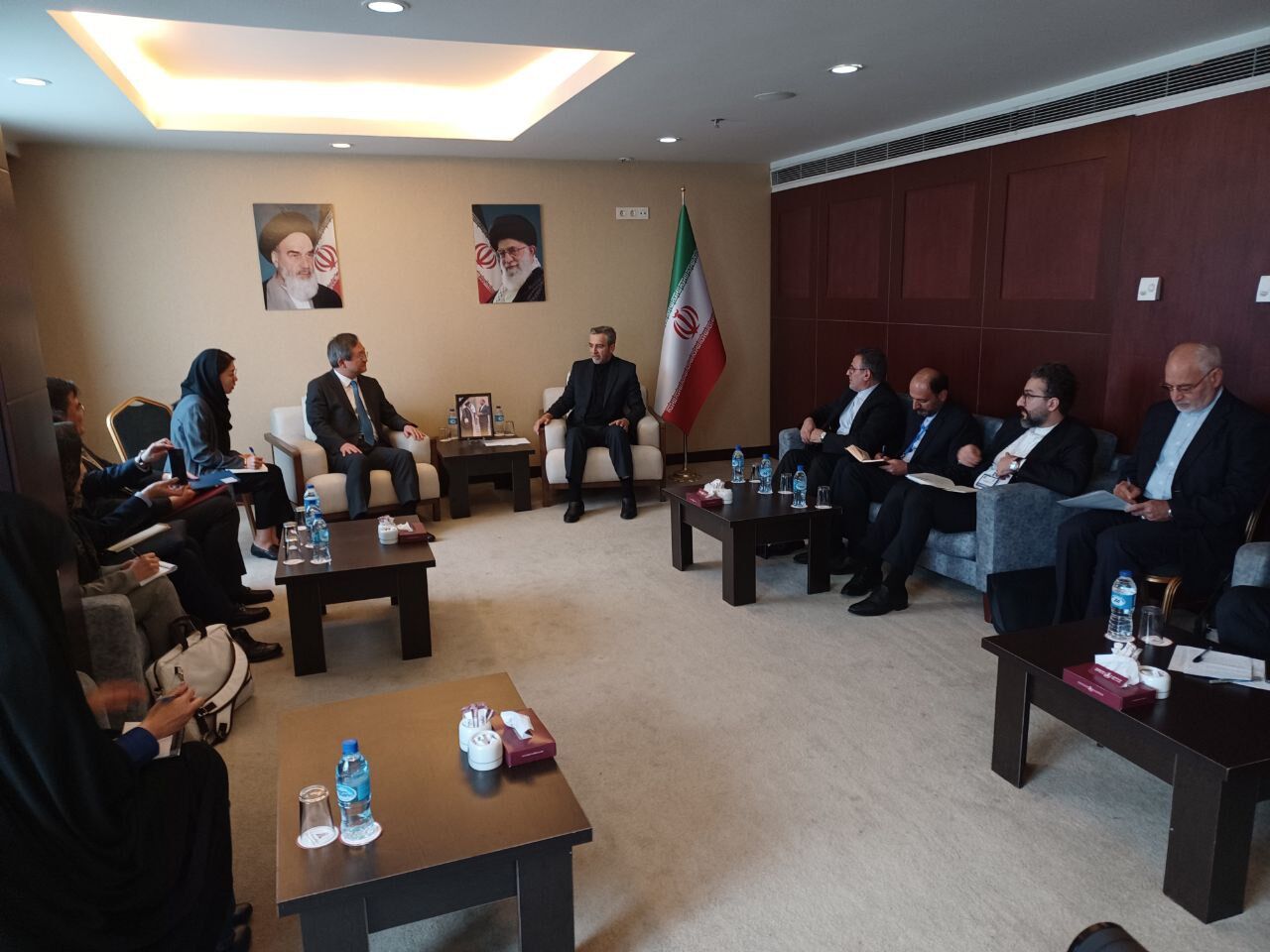 معاون وزير الخارجية الكوري يجري مباحثات في طهران مع باقري كني