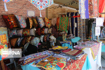 نمایشگاه تولیدات صنایع دستی و غذاهای سنتی در بجنورد برپا شد